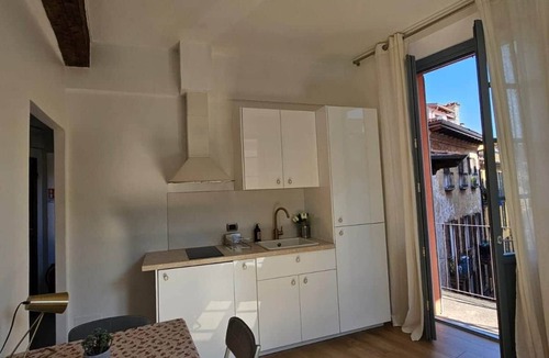 Intra Apartment | Studio Frida Center lake