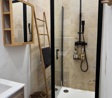 Moussan Apartment | Studio , gîte 1, confortable et calme au millieu des vignes