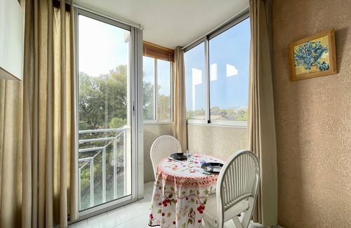 Sete Apartment | Studio in Sète near beach, pets allowed, parking
