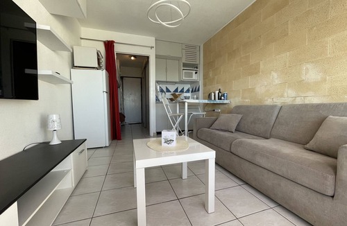 Sete Apartment | Studio in Sète with sea view, private parking