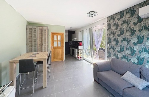 Senas Apartment | Studio in the countryside between Alpilles and Luberon
