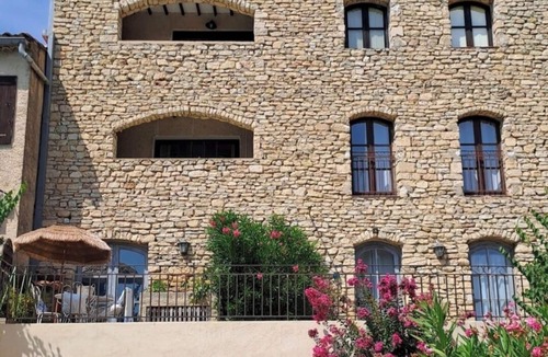 Viens Apartment | Studio in VIENS for 2 people in the countryside with swimming pool