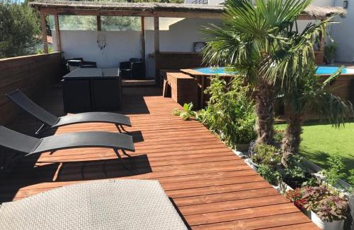 Saint-Savournin Apartment | studio indépendant terrasse et piscine avec accés limité mais privatisée