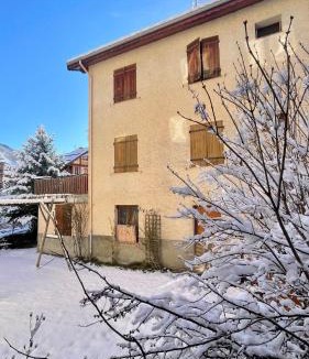 Saint-Etienne-de-Tinee Apartment | Studio Jardin