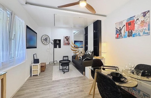 California - Pezou Apartment | Studio l'Atelier – Parking & Beaches 15 min Walk
