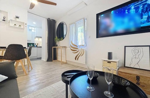 California - Pezou Apartment | Studio l'Atelier – Parking & Beaches 15 min Walk