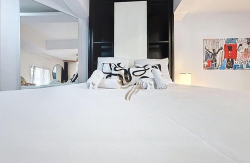 California - Pezou Apartment | Studio l'Atelier – Parking & Beaches 15 min Walk