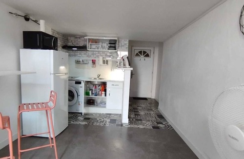 Lezignan-Corbieres Apartment | Studio l'Occitan with balcony in city center