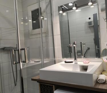 Greoux-les-Bains Apartment | Studio Lou Cigaloun climatisé