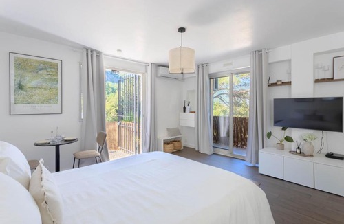 La Turbie Apartment | Studio lumineux avec jardin privé et parking