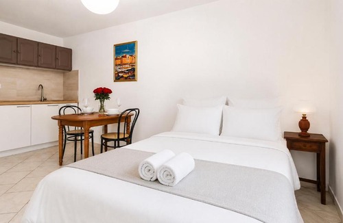Sud Apartment | Studio lumineux, piscine, hammam et ping-pong