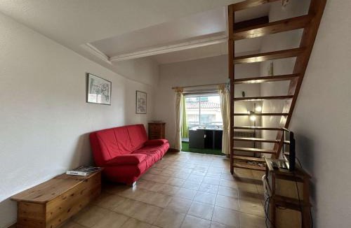 Sainte-Maxime City Centre Apartment | Studio Mezzanine Sainte-Maxime - 5 couchages à 50m de la plage - FR-1-226-474