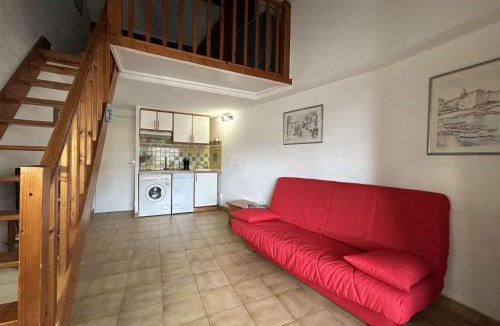 Sainte-Maxime City Centre Apartment | Studio Mezzanine Sainte-Maxime - 5 couchages à 50m de la plage - FR-1-226-474