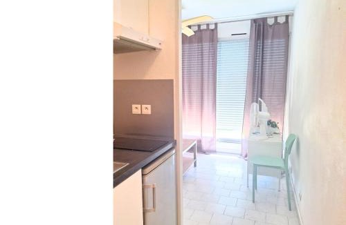 Cadereau Apartment | Studio Nîmes Close to Arenas and Historic Center