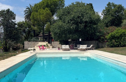 Le Plan-de-Grasse Apartment | Studio on the top floor of a traditional Grasse country house