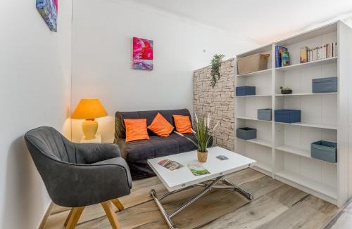 Paluds de Noves Apartment | Studio piscine Alpilles