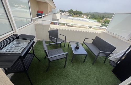 Brignoles Apartment | Studio pool ideal location