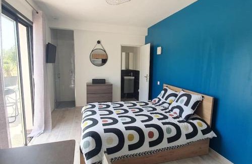 Istres Bed & Breakfast | Studio Provence