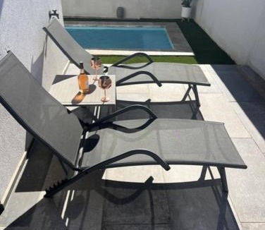 Istres Bed & Breakfast | Studio Provence