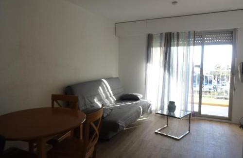 Hyeres Apartment | Studio rénové avec loggia, WIFI et parking privé à Hyères Port - FR-1-335-131