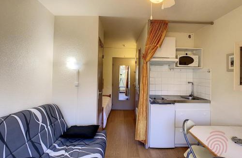 Lamalou-les-Bains Apartment | Studio RDC proche centre et thermes avec Wifi - FR-1-451-76