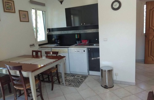 Boulouris-sur-Mer Apartment | Studio St Raphaël, a corner of paradise with the scent of Provence