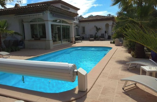 Boulouris-sur-Mer Apartment | Studio St Raphaël, a corner of paradise with the scent of Provence