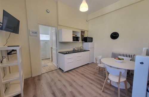 Gardanne Apartment | Studio West Enclosed parking Ground floor FibrE