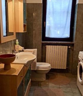 Lurate Caccivio Apartment | Studio with garden