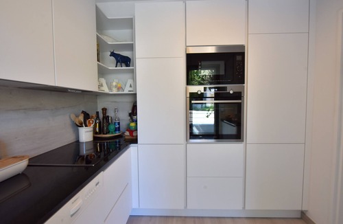 California - Pezou Apartment | Stunning 3-Br Apartment with Large Terrace and Pool