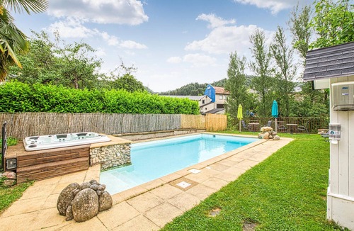 Saint-Jean-du-Bruel Apartment | Stunning apartment in Saint Jean du Bruel