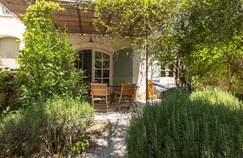 Maussane Villa | Stunning private villa for 8 people with private pool, WIFI, TV, patio and pets allowed