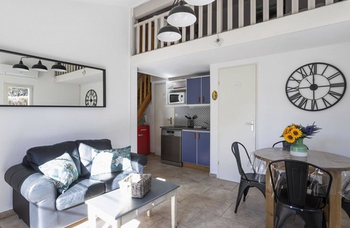 Maussane House | Stunning villa for 4 guests with WIFI, A/C, pool, TV and terrace