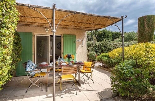 Maussane House | Stunning villa for 4 guests with WIFI, A/C, pool, TV and terrace