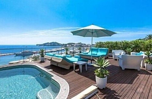 Saint-Jean-Cap-Ferrat Villa | Stunning beachfront Villa With Sea Views In The Heart Of St Jean Cap Ferrat