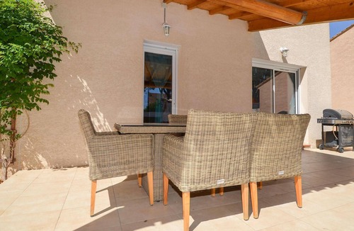Raphele-les-Arles House | Stunning home in Arles