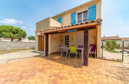 Bassan House | Stunning home in Bassan with WiFi