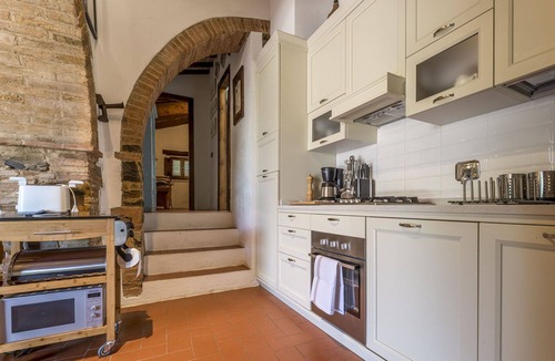 Castellina in Chianti Villa | Stunning private villa with WIFI, pool, A/C, TV, veranda and panoramic view, close to San Gimign.