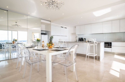 Guerrevieille Villa | Stunning private villa for 6 people with A/C, WIFI, private pool, TV and terrace