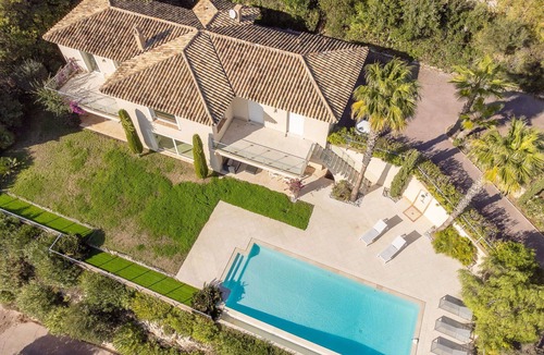 Guerrevieille Villa | Stunning private villa for 6 people with A/C, WIFI, private pool, TV and terrace