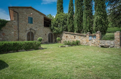 Bucine Villa | Stunning private villa for 20 guests with private pool, WIFI, patio, pets allowed and panoramic .