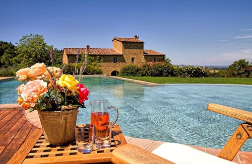 Petrognano Villa | Stunning private villa with private pool, A/C, hot tub, WIFI, TV, patio, close to San Gimignano