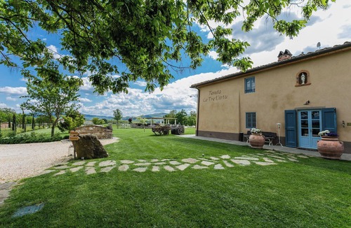 Scarperia e San Piero Villa | Stunning private villa for 14 guests with A/C, private pool, WIFI, veranda and panoramic view