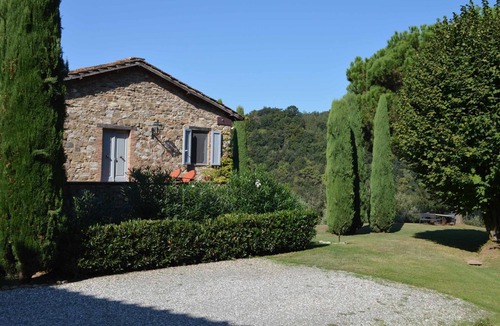 Compignano Villa | Stunning private villa for 4 people with WIFI, pool, TV, patio and panoramic view, close to Lucca