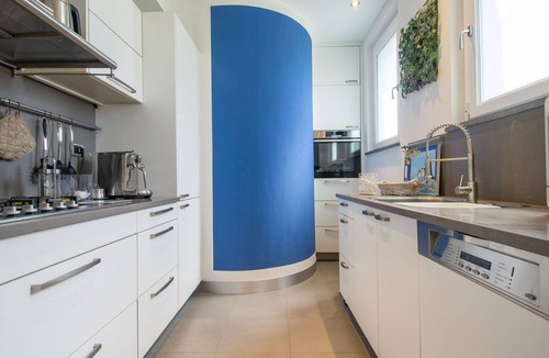 Tirrenia Villa | Stunning private villa for 6 guests with WIFI, hot tub, A/C, TV, terrace and pets allowed