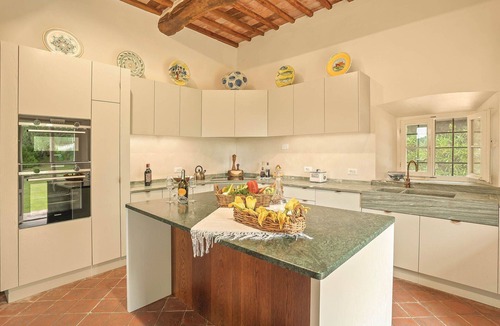 Palaia Villa | Stunning private villa for 14 guests with A/C, WIFI, private pool, TV, patio and panoramic view