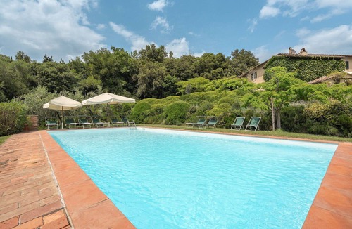 Palaia Villa | Stunning private villa for 14 guests with A/C, WIFI, private pool, TV, patio and panoramic view