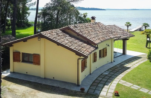 San Feliciano House | Stunning private villa for 5 people with A/C, WIFI, TV, terrace and pets allowed