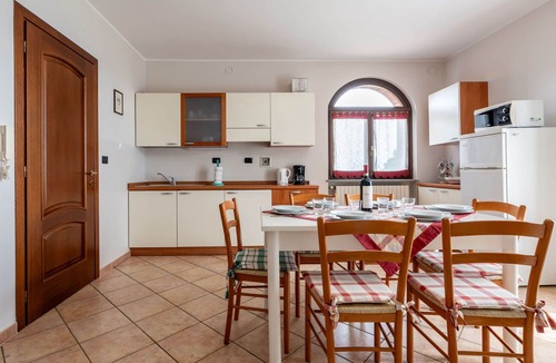 Barolo House | Stunning villa for 6 guests with WIFI, TV and terrace