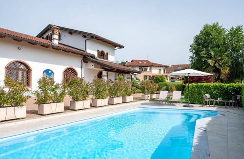 Barolo House | Stunning villa for 6 guests with WIFI, TV and terrace